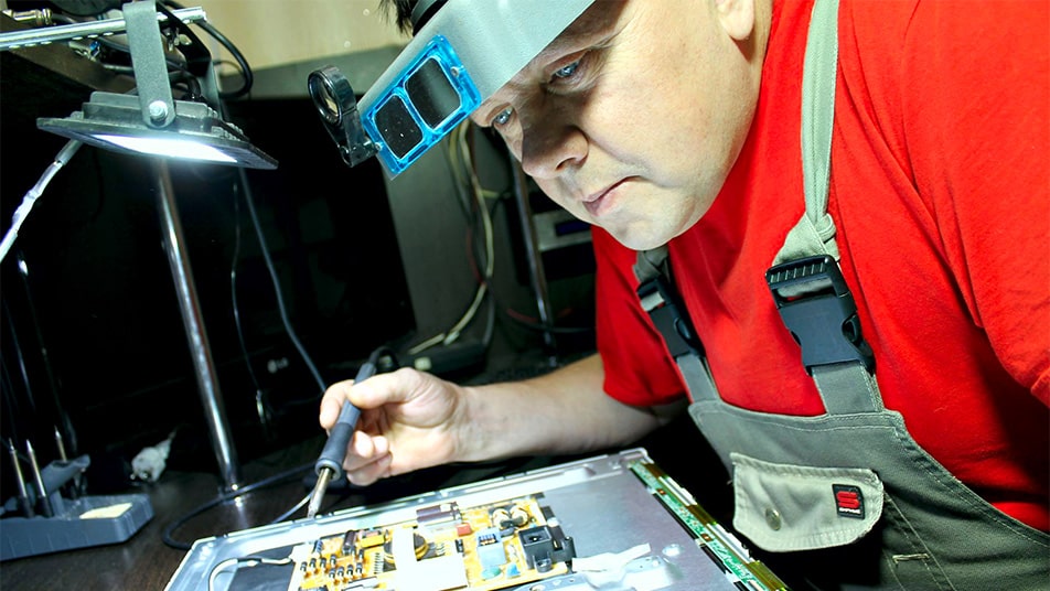 Выездной инженер по ремонту телевизора в городе Стерлитамак